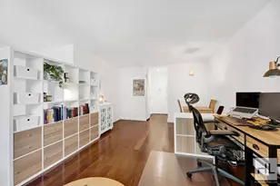 240 E 35th St, New York City, NY 10016 - Photo 2