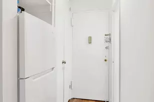 240 E 35th St, New York City, NY 10016 - Photo 8