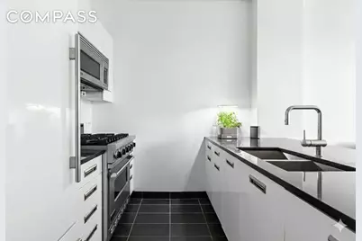 46-30 Center Boulevard #406, New York City, NY 11109 - Photo 4