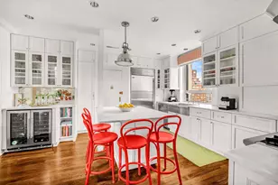 215 E 72nd St, New York City, NY 10021 - Photo 4