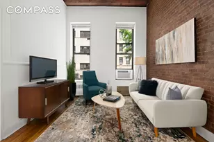 132 W 71st St, New York City, NY 10023 - Photo 2