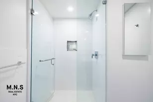 22-44 Jackson Ave, New York City, NY 11101 - Photo 30