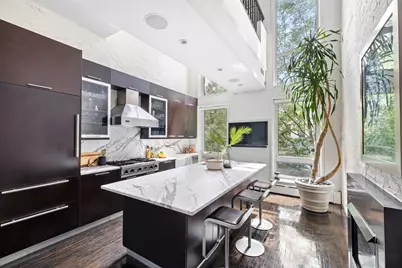 262 W 25th Street, New York City, NY 10001 - Photo 2