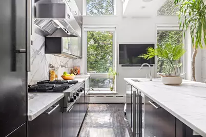 262 W 25th Street, New York City, NY 10001 - Photo 4