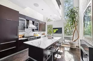 262 W 25th St, New York City, NY 10001 - Photo 2