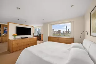 860 5th Ave, New York City, NY 10065 - Photo 14