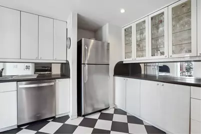 33 E End Avenue #2B, New York City, NY 10028 - Photo 2