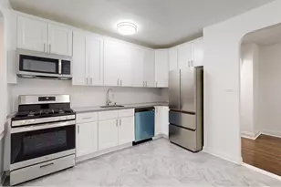 221 E 18th St, New York City, NY 11226 - Photo 10