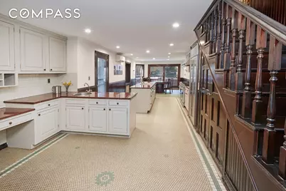 246 Gates Avenue, New York City, NY 11238 - Photo 12