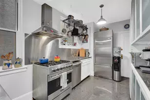 9 E 96th St, New York City, NY 10128 - Photo 4