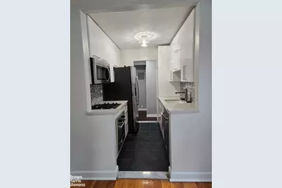 67-12 Yellowstone Boulevard #C12, New York City, NY 11375 - Photo 4