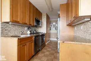 75 Henry St, New York City, NY 11201 - Photo 4