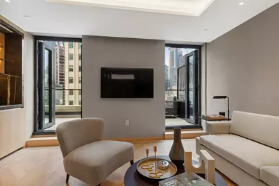 685 5th Avenue #15B, New York City, NY 10022 - Photo 2