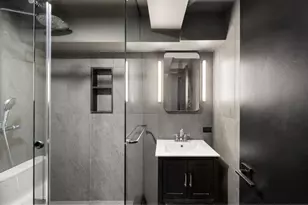 240 Centre St, New York City, NY 10013 - Photo 8