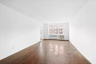 400 E 17th St, New York City, NY 11226 - Photo 4