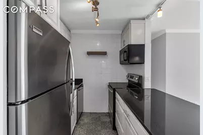 25-40 Shore Boulevard #2F, New York City, NY 11102 - Photo 8