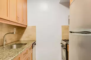 305 E 40th St, New York City, NY 10016 - Photo 10