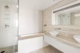 322 W 57th St, New York City, NY 10019 - Photo 10