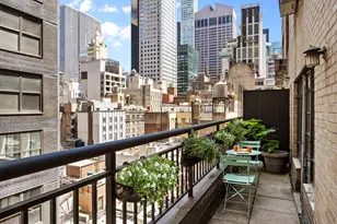 45 W 54th St, New York City, NY 10019 - Photo 4