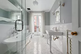 29 Garden Pl, New York City, NY 11201 - Photo 8