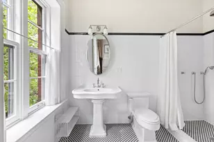 29 Garden Pl, New York City, NY 11201 - Photo 16