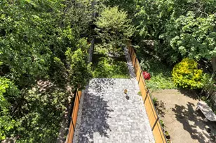 1050 Sterling Pl, New York City, NY 11213 - Photo 12