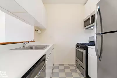 300 E 85th Street #505, New York City, NY 10028 - Photo 4