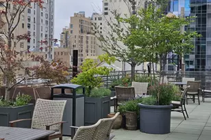 205 W 57th St, New York City, NY 10019 - Photo 16