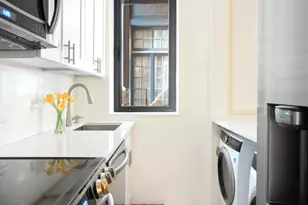 205 W 57th St, New York City, NY 10019 - Photo 4