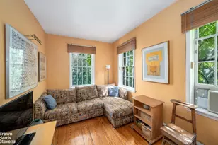 422 W 46th St, New York City, NY 10036 - Photo 8