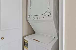 530 E 76th St, New York City, NY 10021 - Photo 8