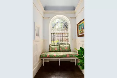 321 W 77th Street, New York City, NY 10024 - Photo 2