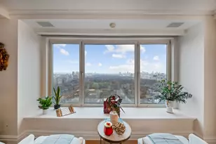 160 Central Park S, New York City, NY 10019 - Photo 8