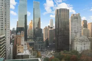 160 Central Park S, New York City, NY 10019 - Photo 16