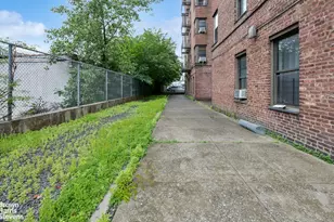 2962 Decatur Ave, New York City, NY 10458 - Photo 10