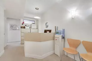 115 E 61st St, New York City, NY 10065 - Photo 2