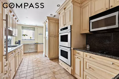 175 E 62nd Street #9D, New York City, NY 10065 - Photo 4