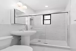 21-48 35th St, New York City, NY 11105 - Photo 6