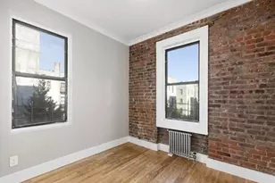 21-48 35th St, New York City, NY 11105 - Photo 4