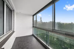 24 Central Park S, New York City, NY 10019 - Photo 4