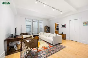 135 W 79th St, New York City, NY 10024 - Photo 2
