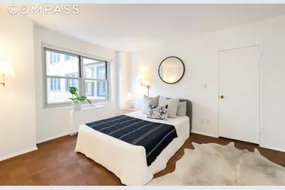 20 E 9th Street #7V, New York City, NY 10003 - Photo 14