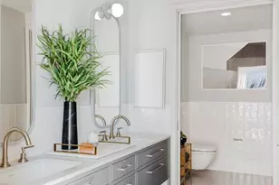 547 W 47th St, New York City, NY 10036 - Photo 8