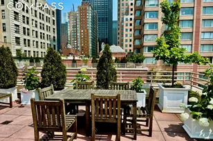 393 W 49th St, New York City, NY 10019 - Photo 18