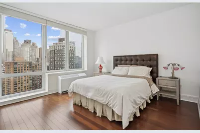 60 Riverside Boulevard #1806, New York City, NY 10069 - Photo 6