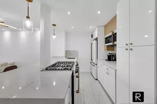 330 E 38th St, New York City, NY 10016 - Photo 4