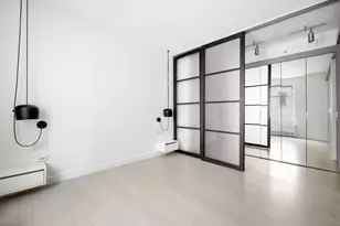 100 W 58th St, New York City, NY 10019 - Photo 6