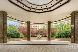 330 E 38th St, New York City, NY 10016 - Photo 16