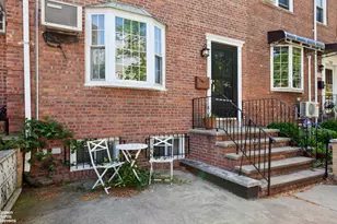 31-28 56th St, New York City, NY 11377 - Photo 2