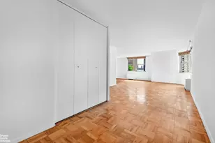 300 E 40th St, New York City, NY 10016 - Photo 2